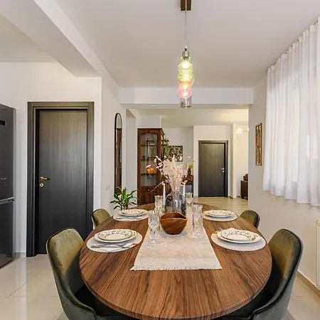 Апартаменти Luxury 2br - Amazing Terrace *