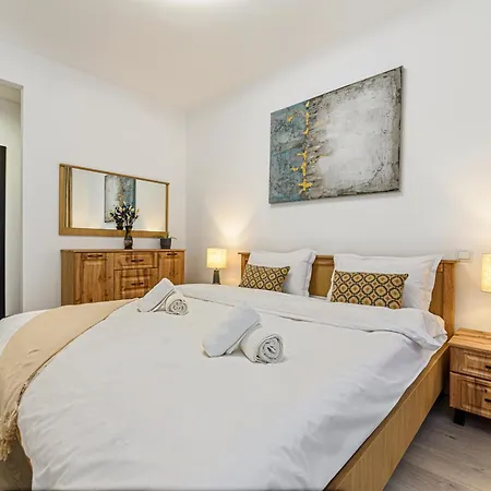 Luxury 2br - Amazing Terrace Apartman