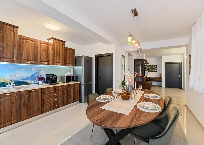 Апартаменти Luxury 2br - Amazing Terrace Брашов